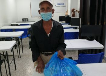 Abril 2021 | Entrega de alimentos a adultos mayores de 60 años