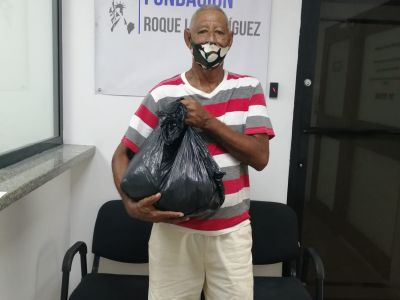 13 10 2021 ENTREGA DE ALIMENTOS SILVIO DE LOS SANTOS